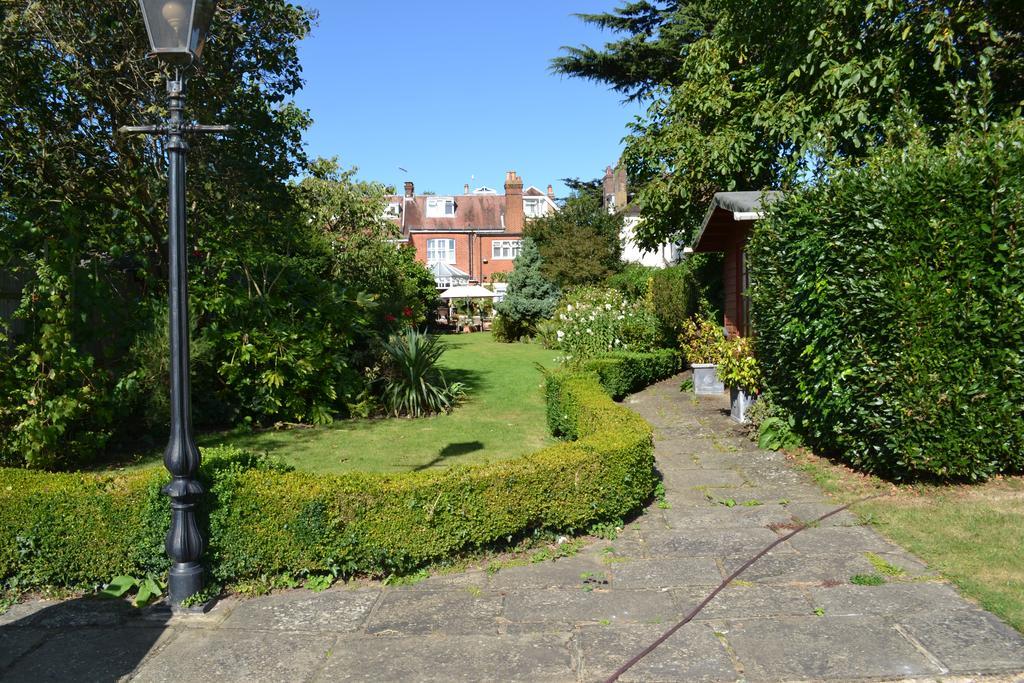Cranleigh Hotel 레이게이트 외부 사진